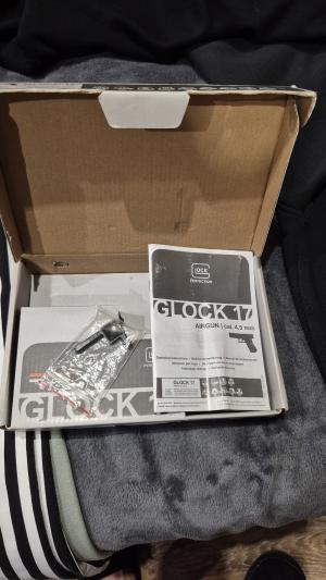 Пневматический пистолет Glock 17 Umarex Blowback